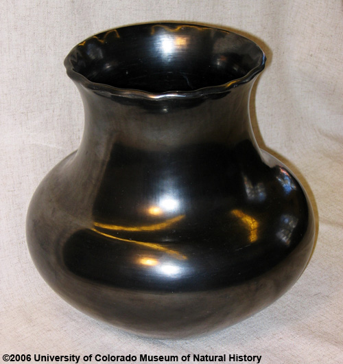 Photo of pottery jar